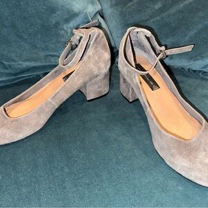 STEVEN by Steve Madden Women’s Size 7 M Gray Low Heels with ankle buckle
